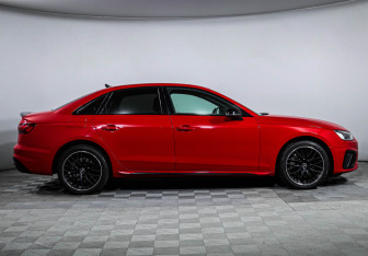 Подержанный автомобиль Audi A4 Sedan 2020 года (4 фото)