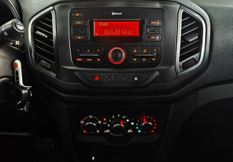 Подержанный автомобиль LADA (ВАЗ) XRAY 2019 года (13 фото)