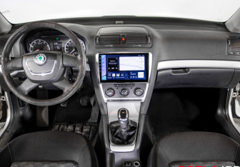 Подержанный автомобиль Skoda Octavia Liftback 2013 года (10 фото)