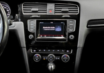 Подержанный автомобиль Volkswagen Golf Hatchback 2014 года (14 фото)