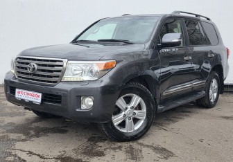 Подержанный автомобиль Toyota Land Cruiser Suv 2014 года (1 фото)