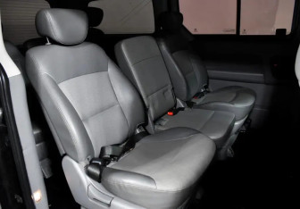 Подержанный автомобиль Hyundai Grand Starex 2008 года (10 фото)