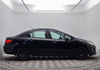 Подержанный автомобиль Peugeot 408 2013 года (4 фото)