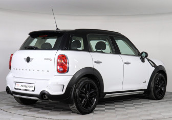 Подержанный автомобиль MINI Countryman 2016 года (5 фото)