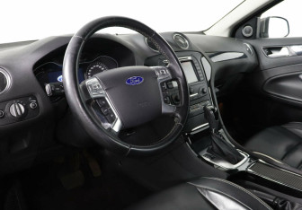 Подержанный автомобиль Ford Mondeo Sedan 2013 года (7 фото)