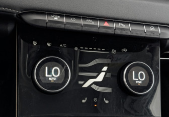 Подержанный автомобиль Exeed LX 2022 года (25 фото)