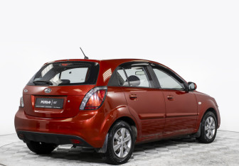 Подержанный автомобиль Kia Rio Hatchback 2011 года (5 фото)