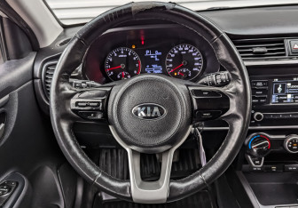 Подержанный автомобиль Kia Rio Hatchback 2021 года (22 фото)