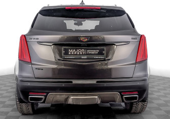 Подержанный автомобиль Cadillac XT5 2017 года (6 фото)