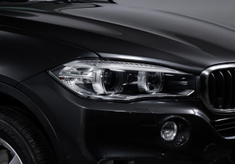 Подержанный автомобиль BMW X5 2014 года (16 фото)