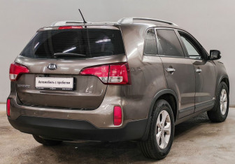 Подержанный автомобиль Kia Sorento 2014 года (5 фото)