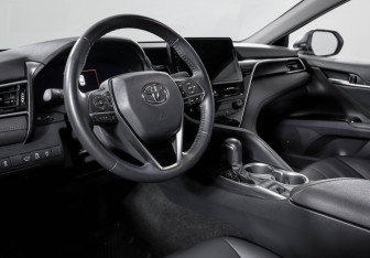 Подержанный автомобиль Toyota Camry Sedan 2022 года (14 фото)