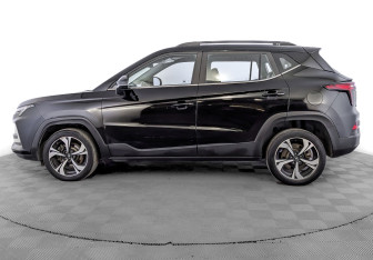 Подержанный автомобиль Москвич 3 2023 года (8 фото)