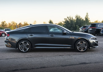 Подержанный автомобиль Kia K5 2021 года (4 фото)