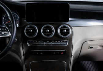 Подержанный автомобиль Mercedes-Benz GLC Coupe 2021 года (13 фото)