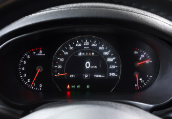 Подержанный автомобиль Kia Sorento 2017 года (17 фото)