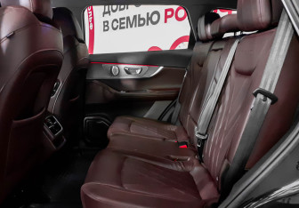 Подержанный автомобиль Chery Tiggo 8 Pro Max 2023 года (10 фото)