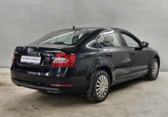 Подержанный автомобиль Skoda Octavia Liftback 2018 года (5 фото)