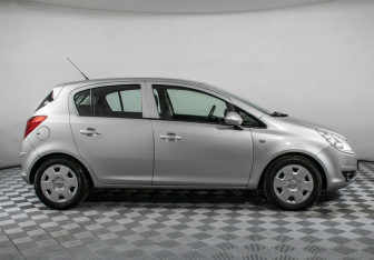 Подержанный автомобиль Opel Corsa 2008 года (4 фото)