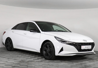 Подержанный автомобиль Hyundai Elantra Sedan 2021 года (3 фото)