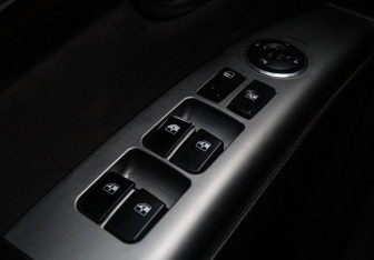 Подержанный автомобиль Hyundai Santa Fe 2010 года (16 фото)