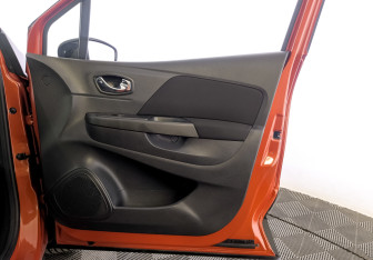 Подержанный автомобиль Renault Kaptur 2018 года (24 фото)