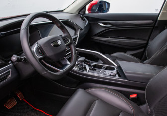 Подержанный автомобиль Geely Tugella 2022 года (10 фото)