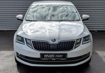 Подержанный автомобиль Skoda Octavia Liftback 2020 года (2 фото)