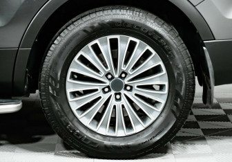 Подержанный автомобиль Ford Explorer 2017 года (6 фото)