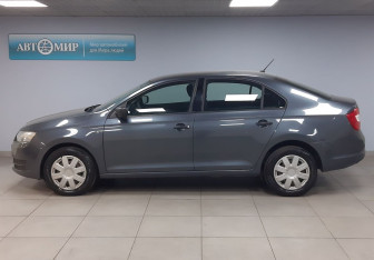 Подержанный автомобиль Skoda Rapid Liftback 2016 года (8 фото)