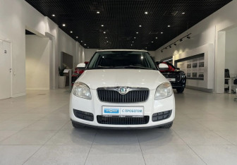 Подержанный автомобиль Skoda Fabia Wagon 2009 года (2 фото)