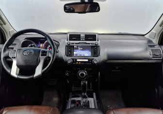 Подержанный автомобиль Toyota Land Cruiser Prado 2016 года (13 фото)