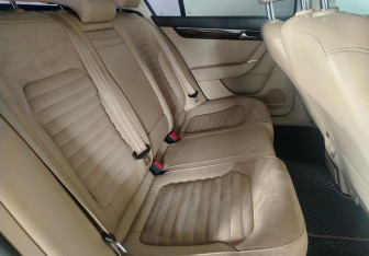 Подержанный автомобиль Volkswagen Passat Sedan 2011 года (16 фото)