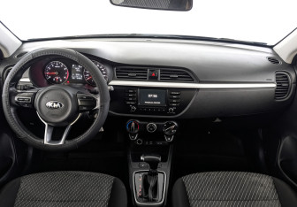 Подержанный автомобиль Kia Rio Hatchback 2020 года (14 фото)