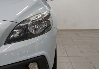 Подержанный автомобиль Volvo V40 Cross Country 2014 года (18 фото)