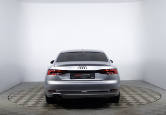 Подержанный автомобиль Audi A5 Coupe 2017 года (6 фото)