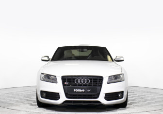 Подержанный автомобиль Audi S5 Coupe 2010 года (2 фото)