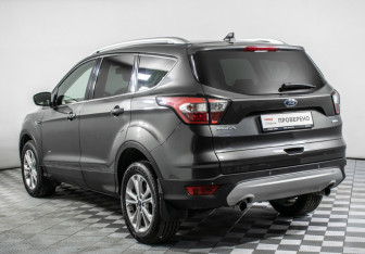 Подержанный автомобиль Ford Kuga 2019 года (7 фото)