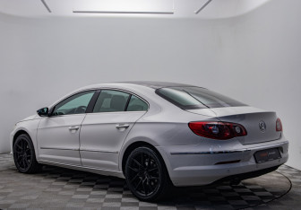 Подержанный автомобиль Volkswagen Passat CC 2011 года (7 фото)