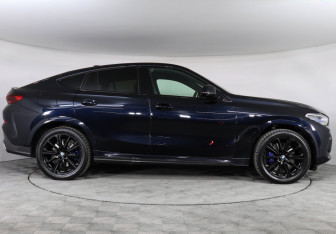 Подержанный автомобиль BMW X6 2019 года (6 фото)