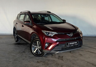 Подержанный автомобиль Toyota RAV4 2016 года (3 фото)