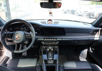 Подержанный автомобиль Porsche 911 Coupe 2021 года (14 фото)