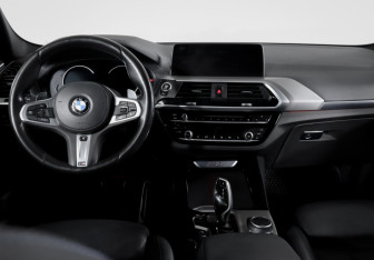 Подержанный автомобиль BMW X3 2019 года (12 фото)
