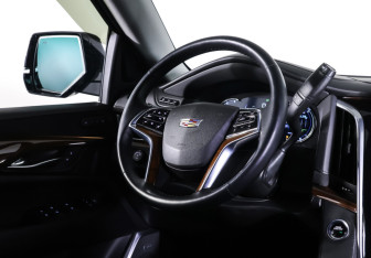 Подержанный автомобиль Cadillac Escalade Suv 2020 года (14 фото)