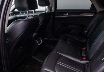 Подержанный автомобиль Kia K5 2021 года (11 фото)