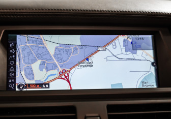 Подержанный автомобиль BMW X5 M 2012 года (22 фото)