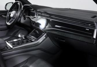 Подержанный автомобиль Audi Q7 2021 года (9 фото)
