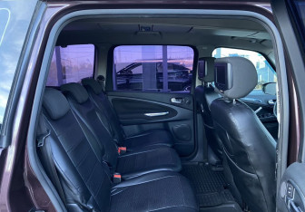 Подержанный автомобиль Ford Galaxy 2012 года (22 фото)