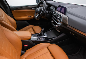 Подержанный автомобиль BMW X3 2021 года (9 фото)