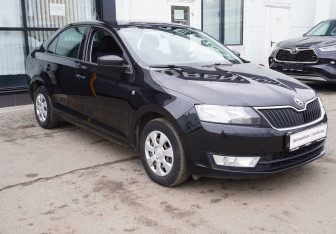 Подержанный автомобиль Skoda Rapid Liftback 2016 года (3 фото)